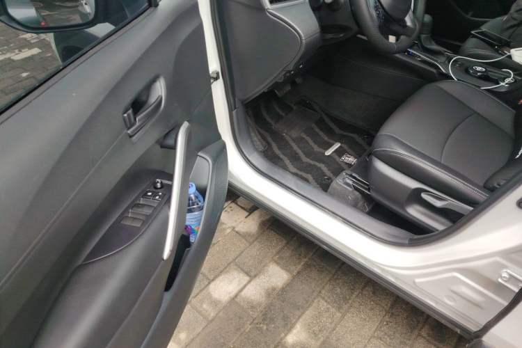 Used Toyota Corolla Cross 2024 2.0L Elite Edition Interior 3