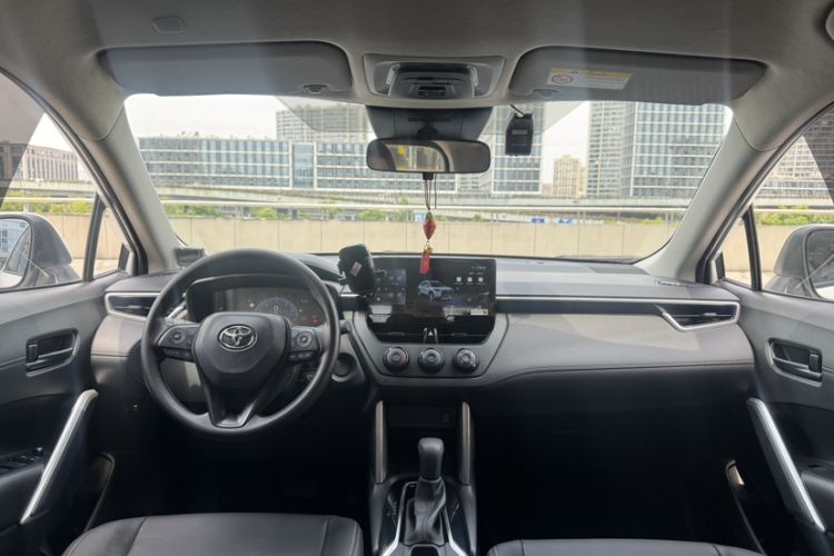 Used Toyota Corolla Cross 2024 2.0L Pioneer Edition Interior 3