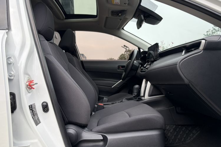 Used Toyota Corolla Cross 2024 2.0L Elite Edition Interior 4