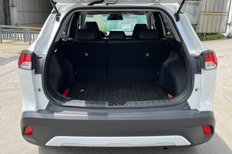 Used Toyota Corolla Cross 2024 2.0L Elite Edition Interior 4