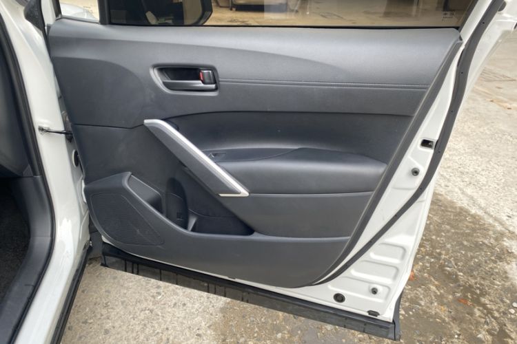 Used Toyota Corolla Cross 2024 2.0L Pioneer Edition Interior 6