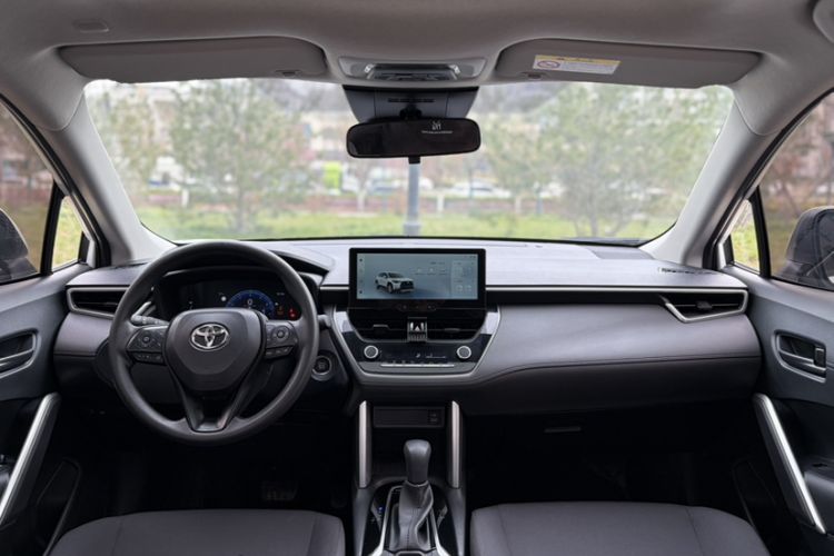 Used Toyota Corolla Cross 2024 2.0L Elite Edition Interior 9