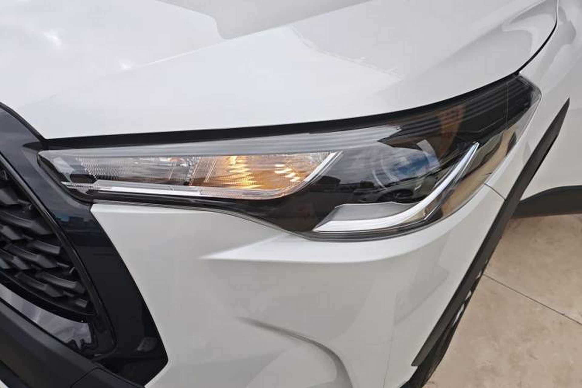Used Toyota Corolla Cross 2024 2.0L Elite Edition Left Front Headlight
