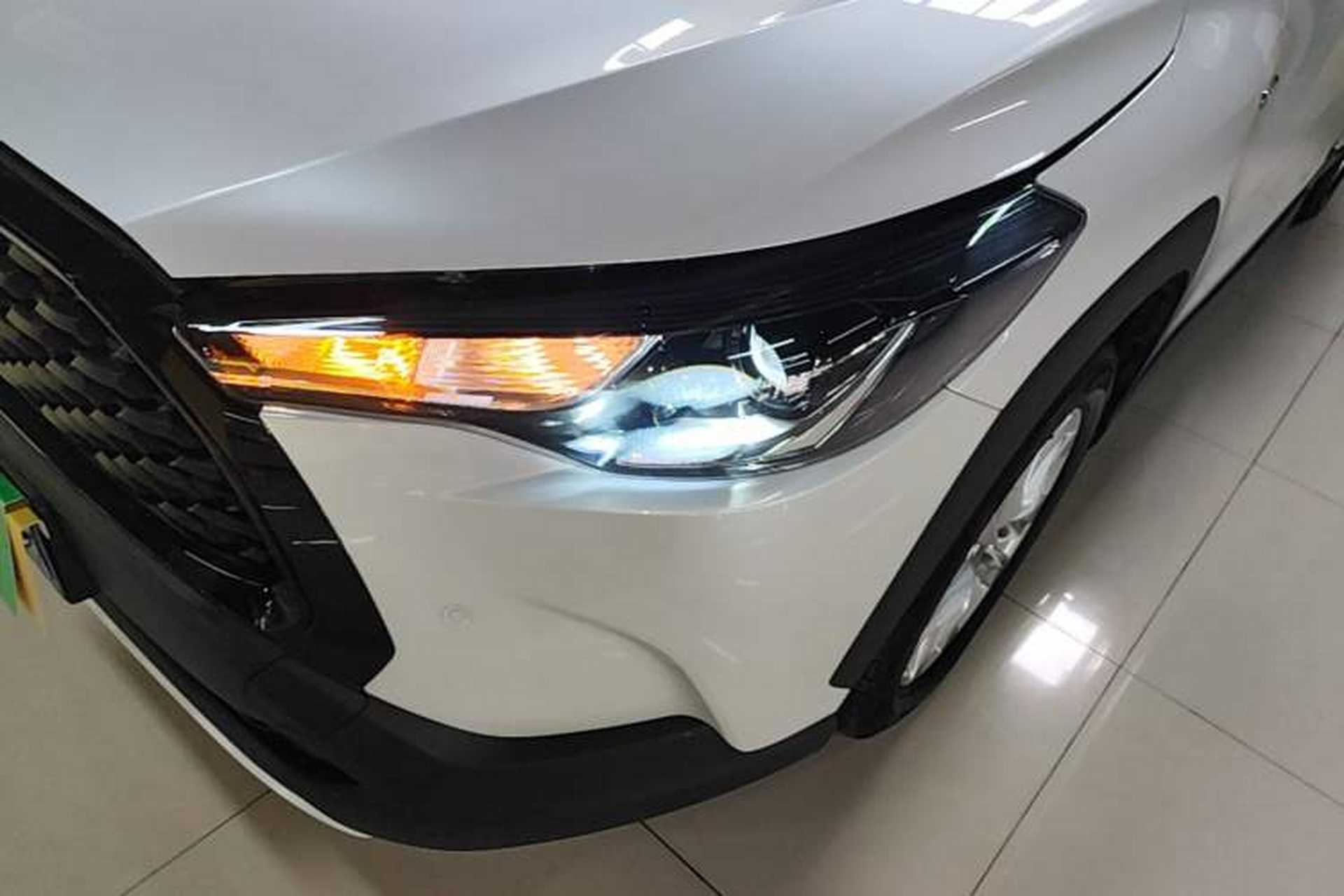 Used Toyota Corolla Cross 2024 2.0L Smart Electric Hybrid Dual-Engine Pioneer Edition Left Front Headlight