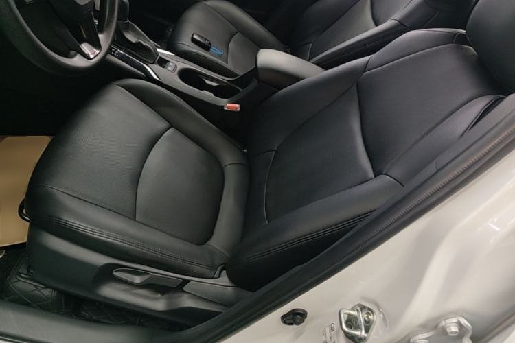 Used Toyota Corolla Cross 2024 2.0L Smart Electric Hybrid Dual-Engine Pioneer Edition Left Front Seat