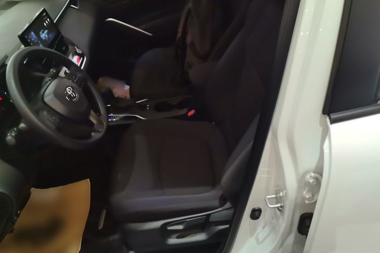 Used Toyota Corolla Cross 2024 2.0L Smart Electric Hybrid Dual-Engine Pioneer Edition Left Front Seat