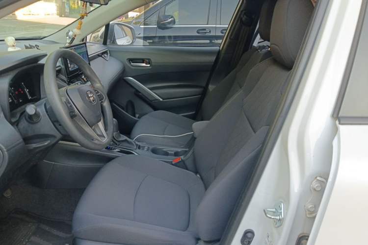 Used Toyota Corolla Cross 2024 2.0L Luxury Edition Left Front Seat
