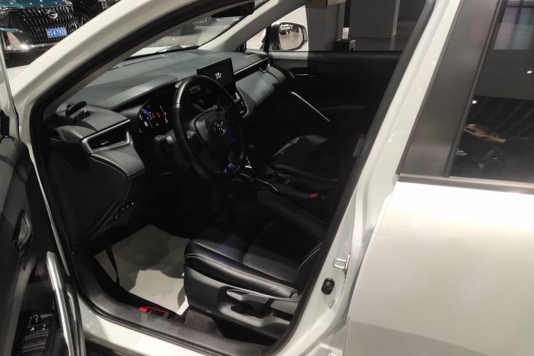 Used Toyota Corolla Cross 2024 2.0L Smart Electric Hybrid Dual-Engine Pioneer Edition Left Front Seat