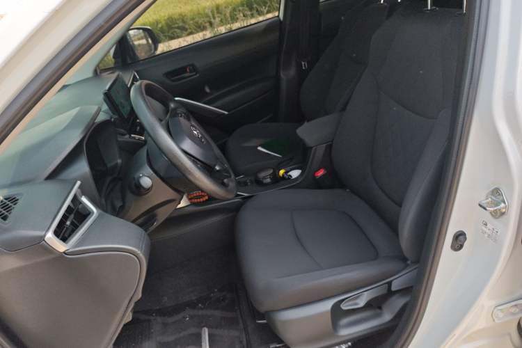 Used Toyota Corolla Cross 2024 2.0L Smart Electric Hybrid Dual-Engine Pioneer Edition Left Front Seat