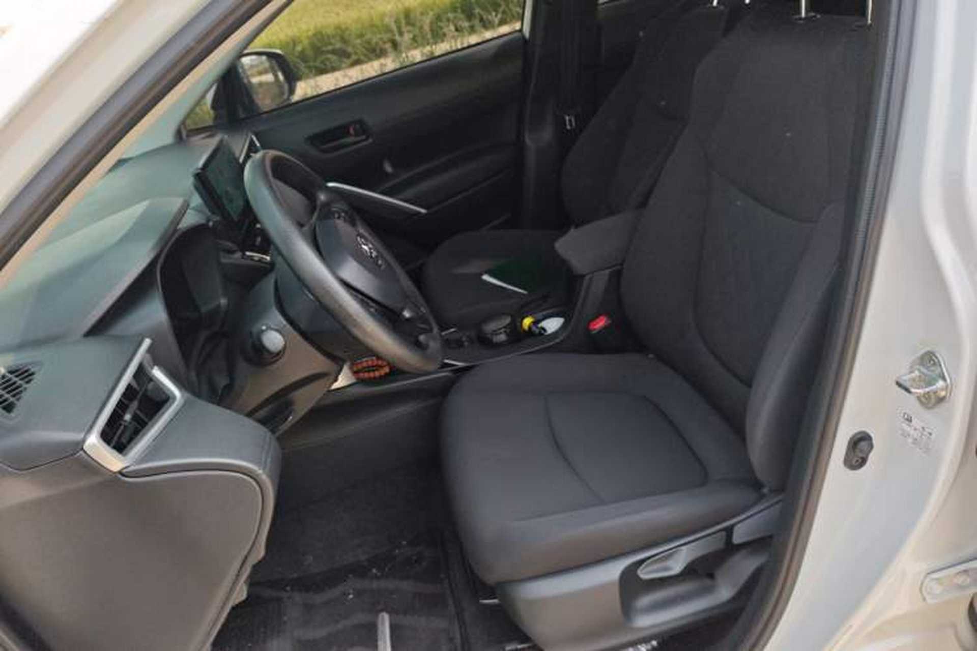 Used Toyota Corolla Cross 2024 2.0L Smart Electric Hybrid Dual-Engine Pioneer Edition Left Front Seat