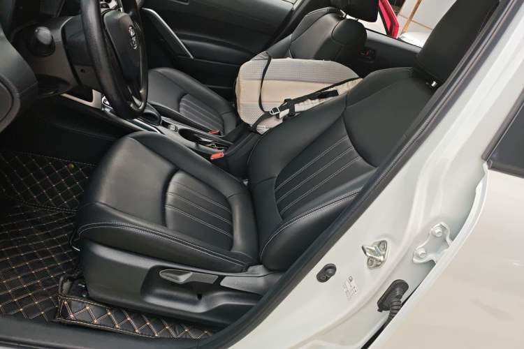 Used Toyota Corolla Cross 2024 2.0L Elite Edition Left Front Seat