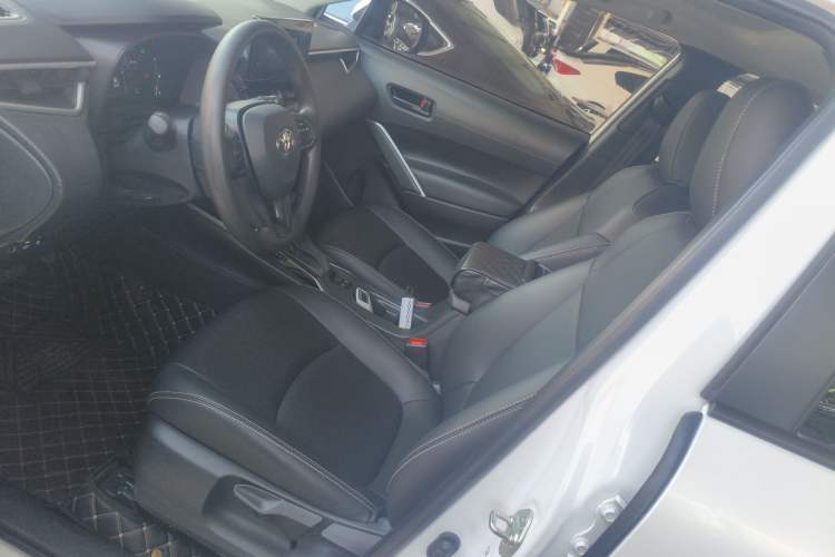 Used Toyota Corolla Cross 2024 2.0L Elite Edition Left Front Seat