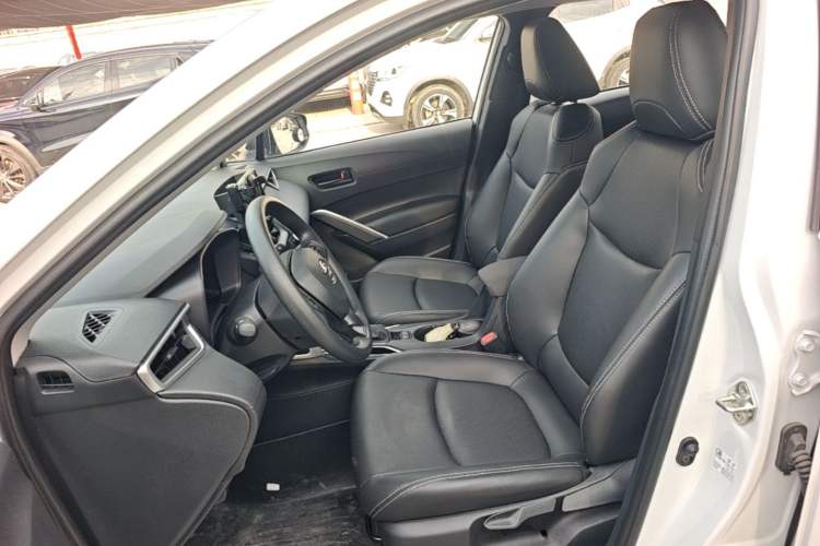 Used Toyota Corolla Cross 2024 2.0L Smart Electric Hybrid Dual-Engine Pioneer Edition Left Front Seat