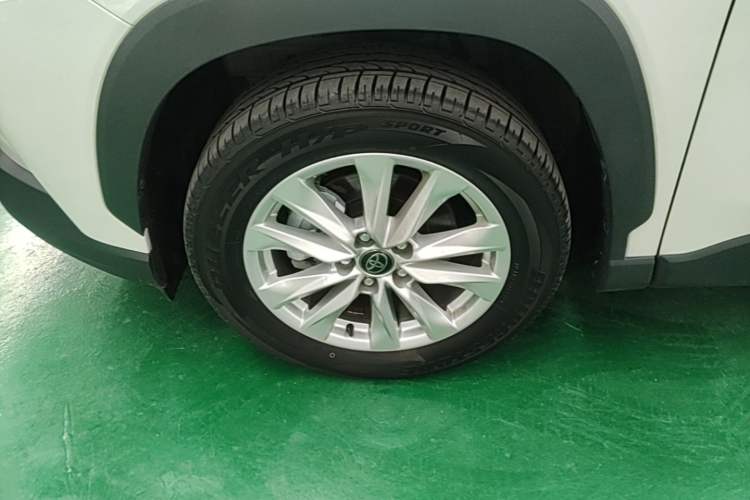 Used Toyota Corolla Cross 2024 2.0L Pioneer Edition Left Front Wheel Hub