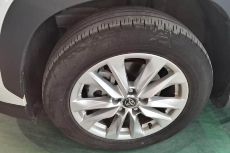 Used Toyota Corolla Cross 2024 2.0L Pioneer Edition Left Front Wheel Hub