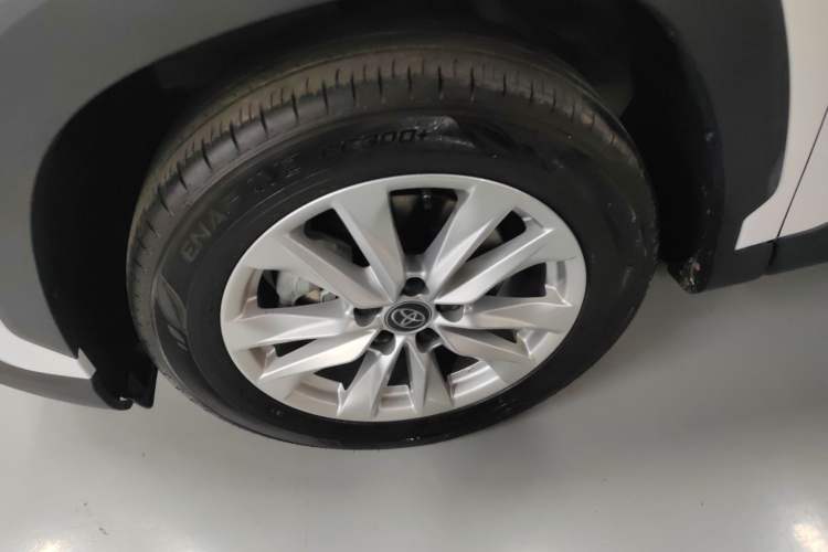 Used Toyota Corolla Cross 2024 2.0L Elite Edition Left Front Wheel Hub
