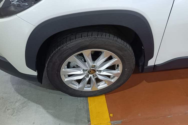 Used Toyota Corolla Cross 2024 2.0L Pioneer Edition Left Front Wheel Hub