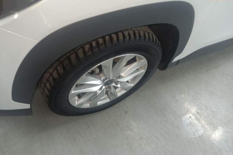 Used Toyota Corolla Cross 2024 2.0L Pioneer Edition Left Front Wheel Hub