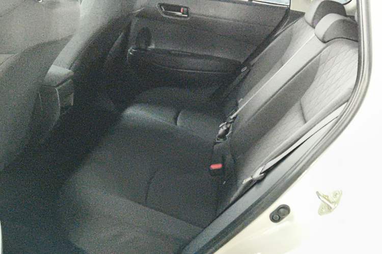 Used Toyota Corolla Cross 2024 2.0L Smart Electric Hybrid Dual-Engine Pioneer Edition Left Rear Seat