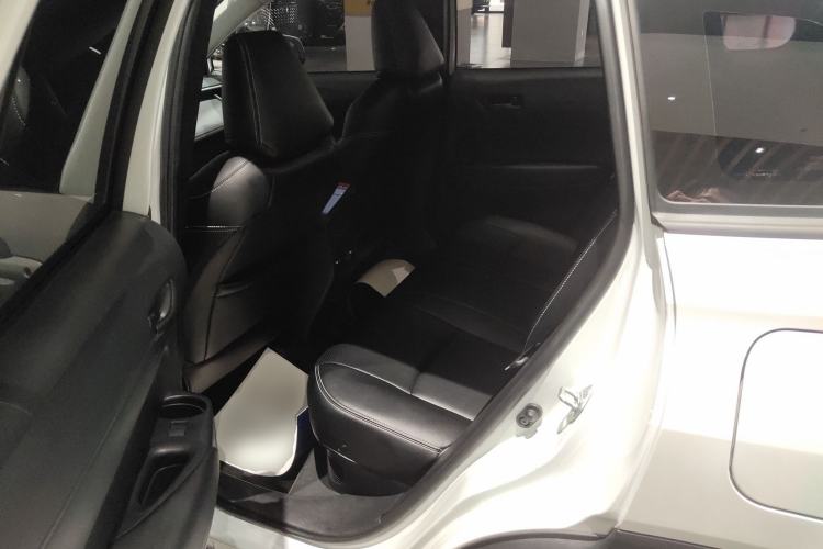 Used Toyota Corolla Cross 2024 2.0L Smart Electric Hybrid Dual-Engine Pioneer Edition Left Rear Seat