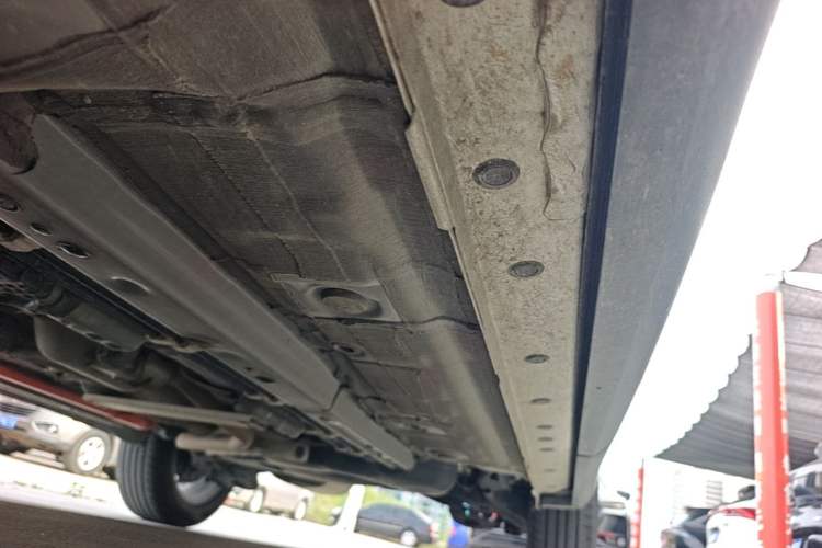 Used Toyota Corolla Cross 2024 2.0L Smart Electric Hybrid Dual-Engine Pioneer Edition Left Side Sill