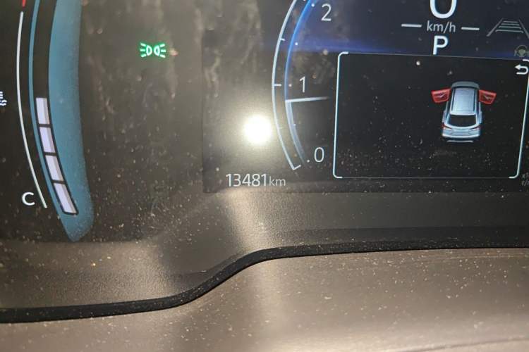 Used Toyota Corolla Cross 2024 2.0L Elite Edition Odometer Close Up
