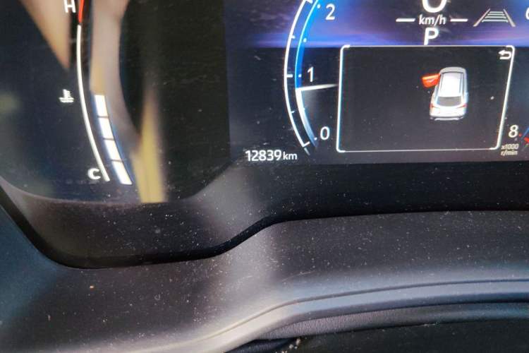 Used Toyota Corolla Cross 2024 2.0L Pioneer Edition Odometer Close Up