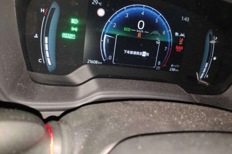 Used Toyota Corolla Cross 2024 2.0L Smart Electric Hybrid Dual-Engine Pioneer Edition Odometer Close Up