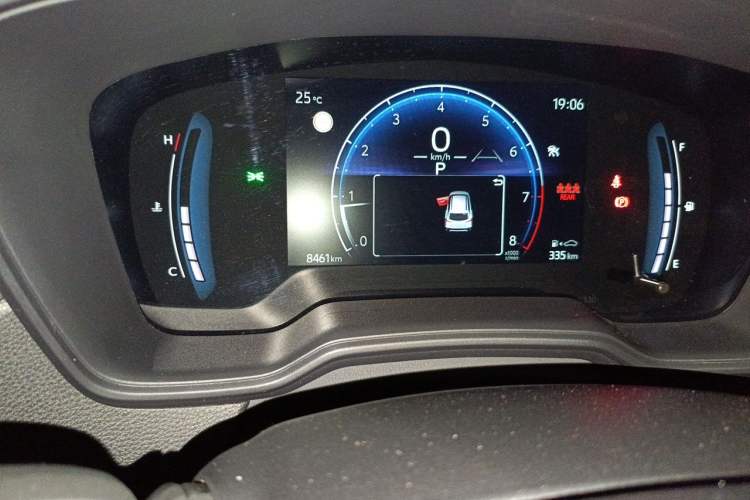 Used Toyota Corolla Cross 2024 2.0L Pioneer Edition Odometer Close Up