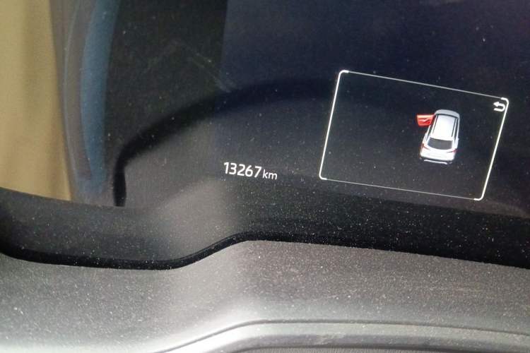 Used Toyota Corolla Cross 2024 2.0L Pioneer Edition Odometer Close Up