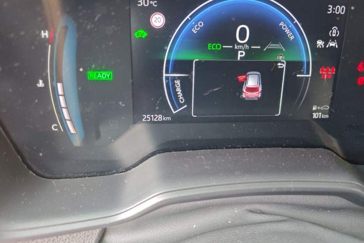 Used Toyota Corolla Cross 2024 2.0L Smart Electric Hybrid Dual-Engine Pioneer Edition Odometer Close Up