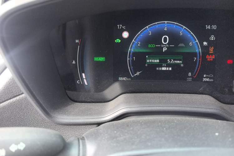 Used Toyota Corolla Cross 2024 2.0L Smart Electric Hybrid Dual-Engine Elite Edition Odometer Close Up