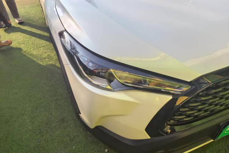Used Toyota Corolla Cross 2024 2.0L Pioneer Edition Right Front Headlight