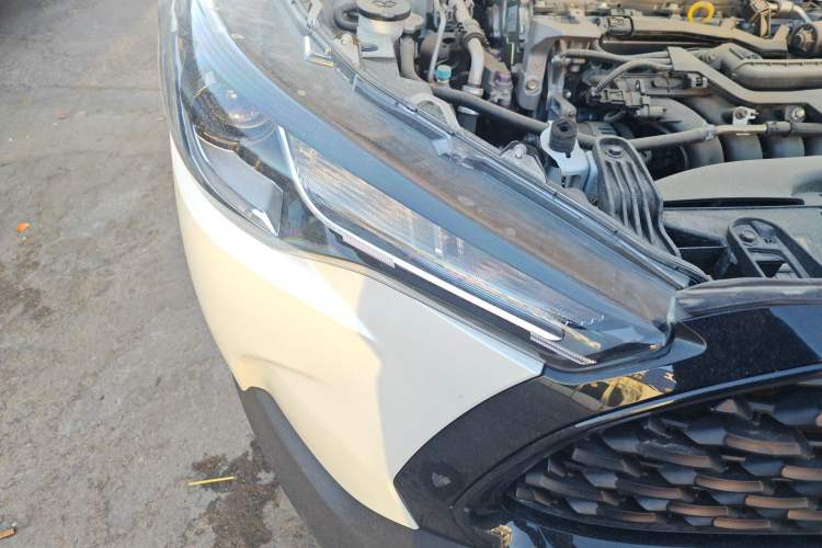 Used Toyota Corolla Cross 2024 2.0L Elite Edition Right Front Headlight