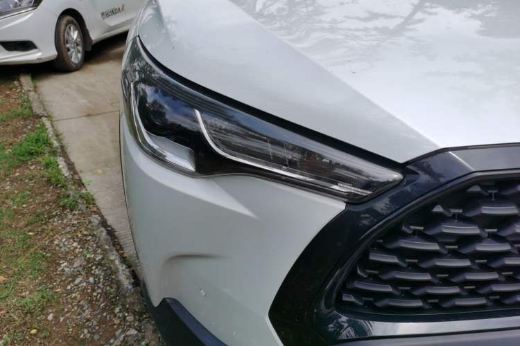 Used Toyota Corolla Cross 2024 2.0L Pioneer Edition Right Front Headlight
