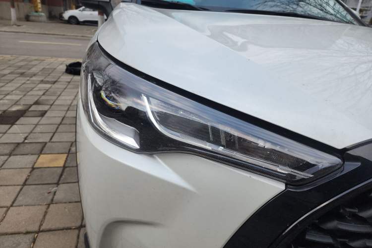 Used Toyota Corolla Cross 2024 2.0L Smart Electric Hybrid Dual-Engine Pioneer Edition Right Front Headlight