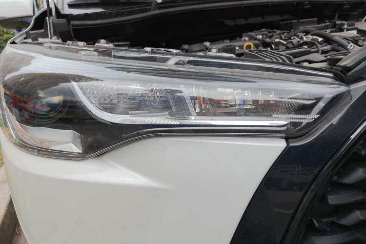 Used Toyota Corolla Cross 2024 2.0L Pioneer Edition Right Front Headlight