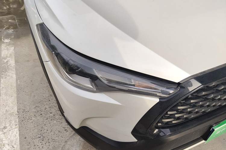 Used Toyota Corolla Cross 2024 2.0L Pioneer Edition Right Front Headlight