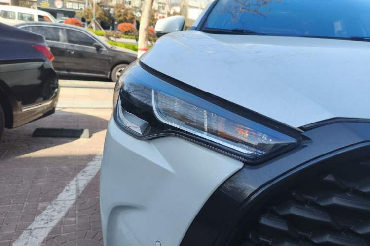 Used Toyota Corolla Cross 2024 2.0L Luxury Edition Right Front Headlight
