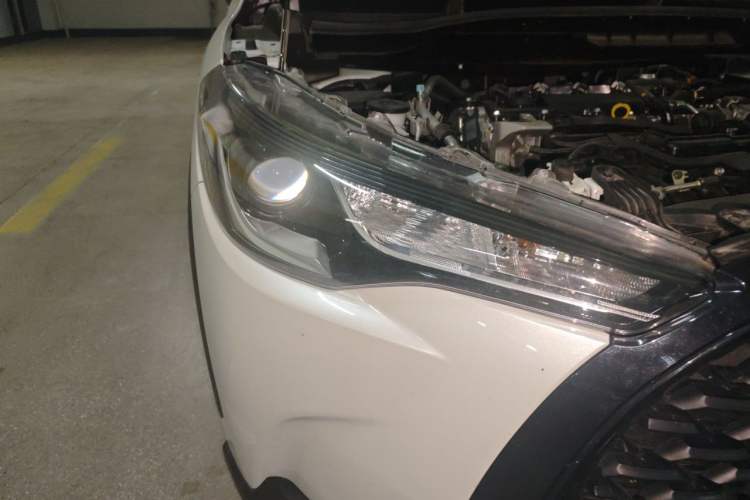 Used Toyota Corolla Cross 2024 2.0L Pioneer Edition Right Front Headlight