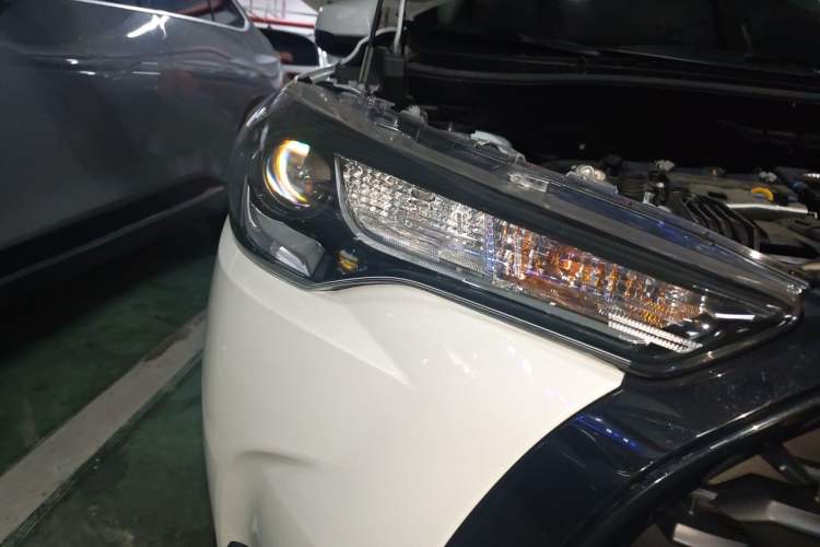 Used Toyota Corolla Cross 2024 2.0L Smart Electric Hybrid Dual-Engine Pioneer Edition Right Front Headlight
