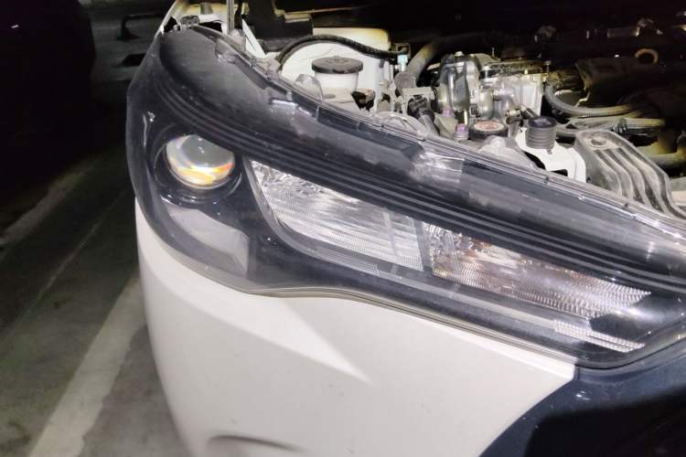Used Toyota Corolla Cross 2024 2.0L Smart Electric Hybrid Dual-Engine Elite Edition Right Front Headlight