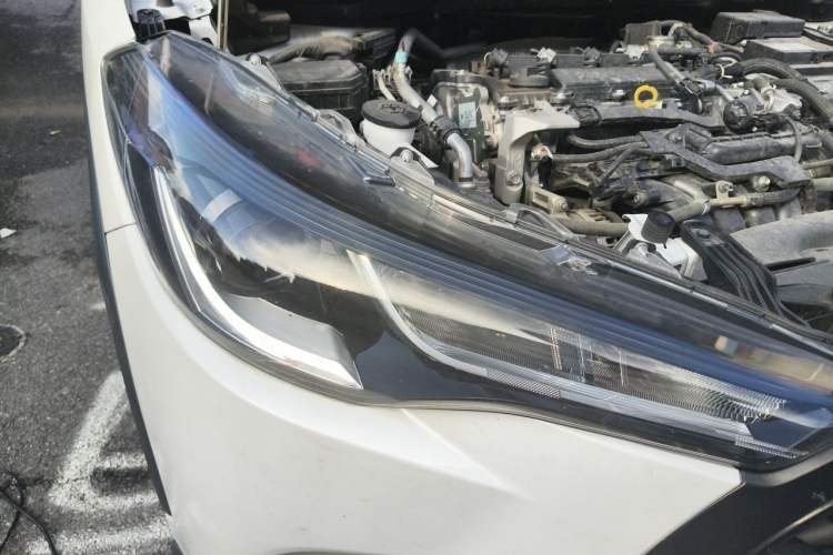Used Toyota Corolla Cross 2024 2.0L Pioneer Edition Right Front Headlight
