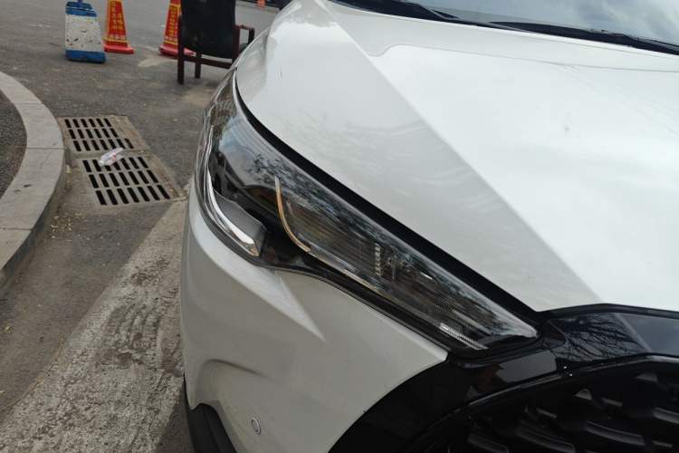 Used Toyota Corolla Cross 2024 2.0L Smart Electric Hybrid Dual-Engine Pioneer Edition Right Front Headlight