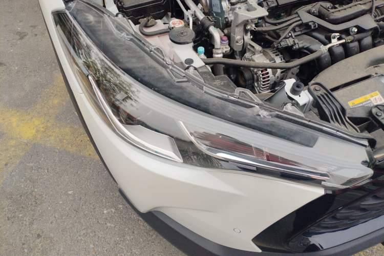 Used Toyota Corolla Cross 2024 2.0L Pioneer Edition Right Front Headlight