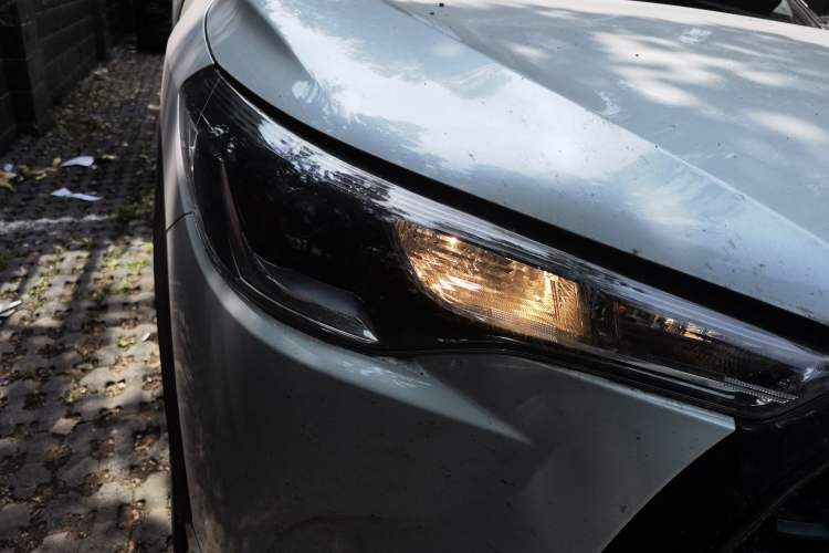 Used Toyota Corolla Cross 2024 2.0L Pioneer Edition Right Front Headlight