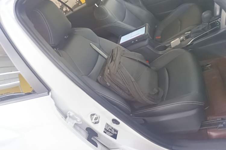 Used Toyota Corolla Cross 2024 2.0L Pioneer Edition Right Front Seat