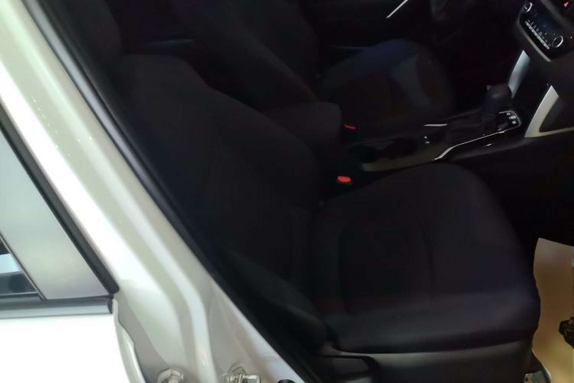 Used Toyota Corolla Cross 2024 2.0L Smart Electric Hybrid Dual-Engine Pioneer Edition Right Front Seat