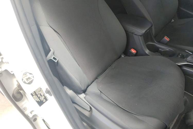 Used Toyota Corolla Cross 2024 2.0L Smart Electric Hybrid Dual-Engine Pioneer Edition Right Front Seat
