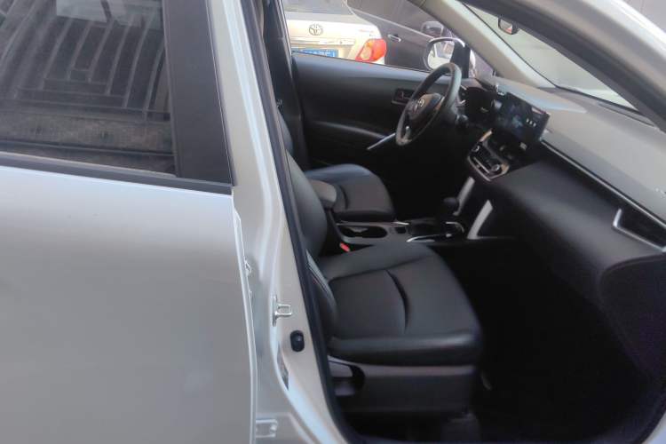 Used Toyota Corolla Cross 2024 2.0L Elite Edition Right Front Seat